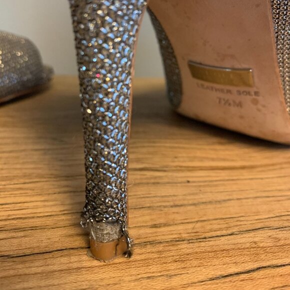 Badgley Mischka Peep Toe Gold Glitter Heels - Picture 5 of 7